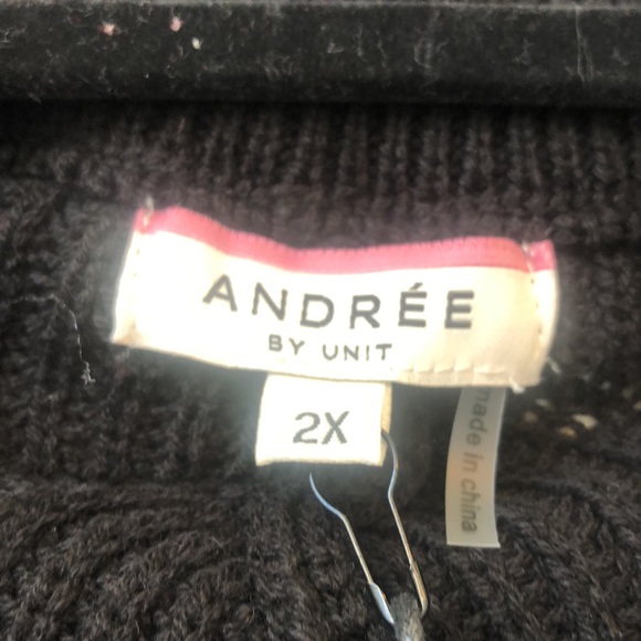 Sweater - Picture 4 of 4